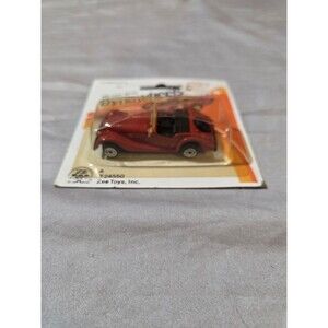 DynaWheels #24550 1983 On Card ZEE Toys Cast Metal Red Car